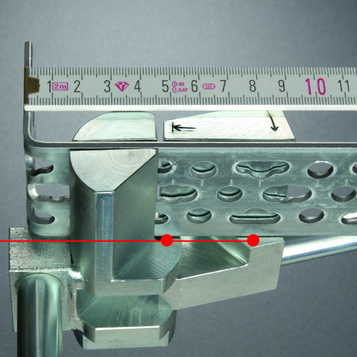 To produce accurate angles, ensure that the Strap rests on these surfaces.