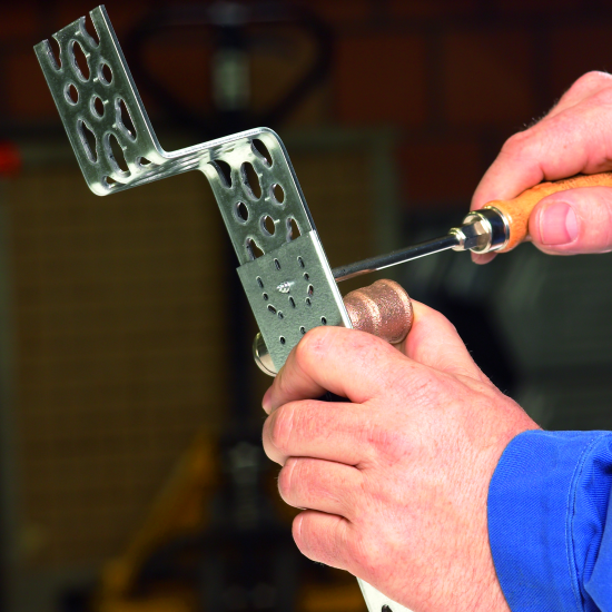 The LEIFELD Backing Plate ensure that fittings are mounted centrally ...