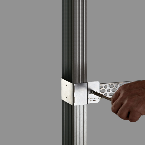 Secure either LEIFELD Strap, LEIFELD C-Profile, LEIFELD TraFLEX Traverse or Halfen Channel